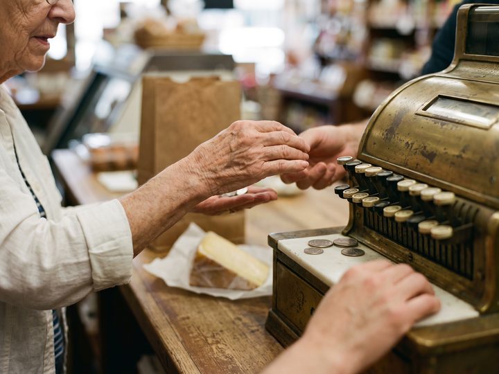 Change at an old cash register